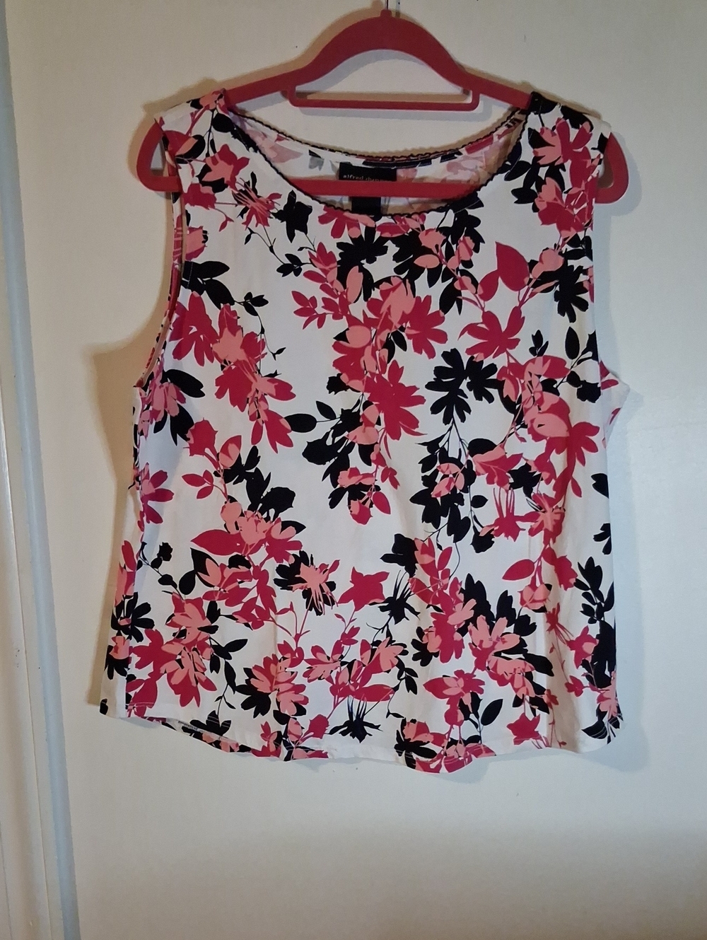 Alfred Dunner Pink, Black & White Floral Sleeveless Tank